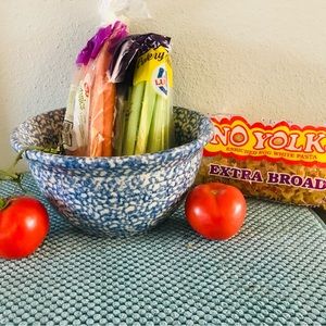 💥SALE $29 HENN POTTERY MIXING BOWL